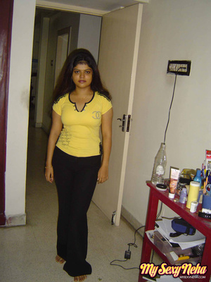 Indian sexy girls. Neha in her favorite  - Picture 1