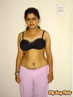 India girls. Neha getting her clothes of - Picture 11
