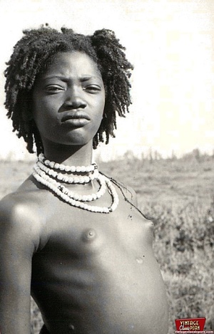 Vintage xxx. Several nude African ladies - Picture 2