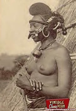 Vintage xxx. Several nude African ladies - Picture 8