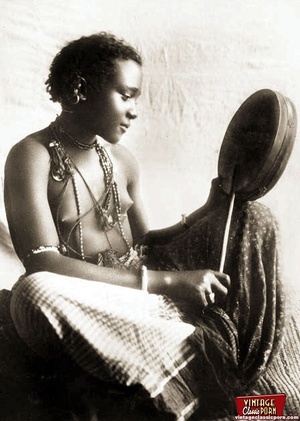 Vintage xxx. Several nude African ladies - Picture 10