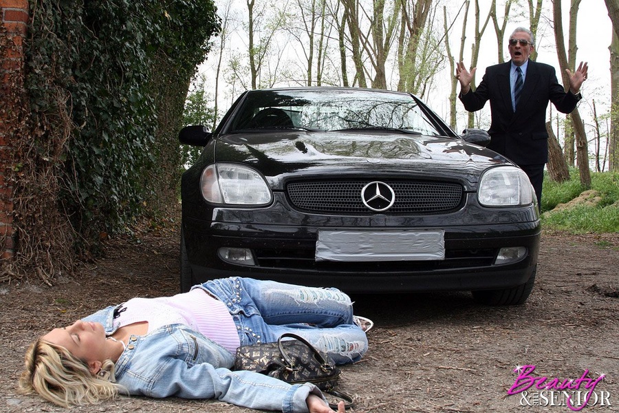 Old young love. Older senior fucking a teen - XXX Dessert - Picture 1