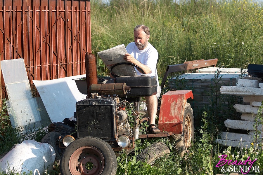 Old fart bangs young chick. - XXX Dessert - Picture 1