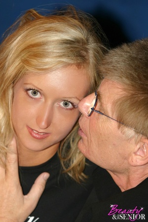 Old young love. Blonde teenage beauty bl - XXX Dessert - Picture 8