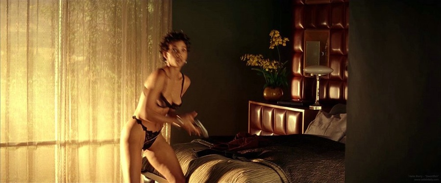 Nude celebrity. Hot sexy Halle Berry in her - XXX Dessert - Picture 3
