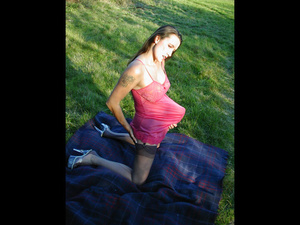 Strap sex. Jane outdoors in pink neglige - Picture 5