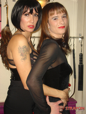 Free strapon. Tgirl and Jane licking eac - XXX Dessert - Picture 7