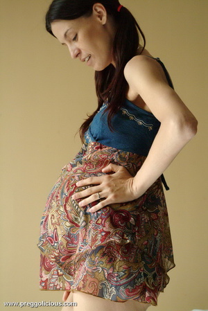 Pregnant galleries. Preggo Kimmie in a f - Picture 4