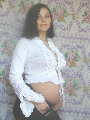 Preggo porn. First time expecting mom to - Picture 2