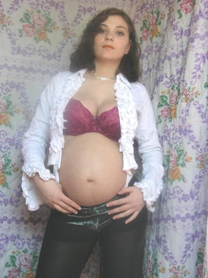 Preggo porn. First time expecting mom to - Picture 4