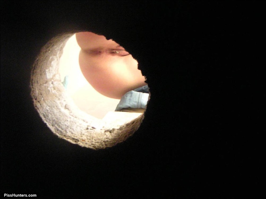 Peeing girl. Meaty peeing pussy shot throug - XXX Dessert - Picture 1