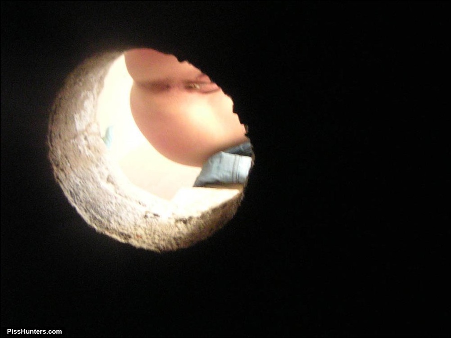 Peeing girl. Meaty peeing pussy shot throug - XXX Dessert - Picture 2