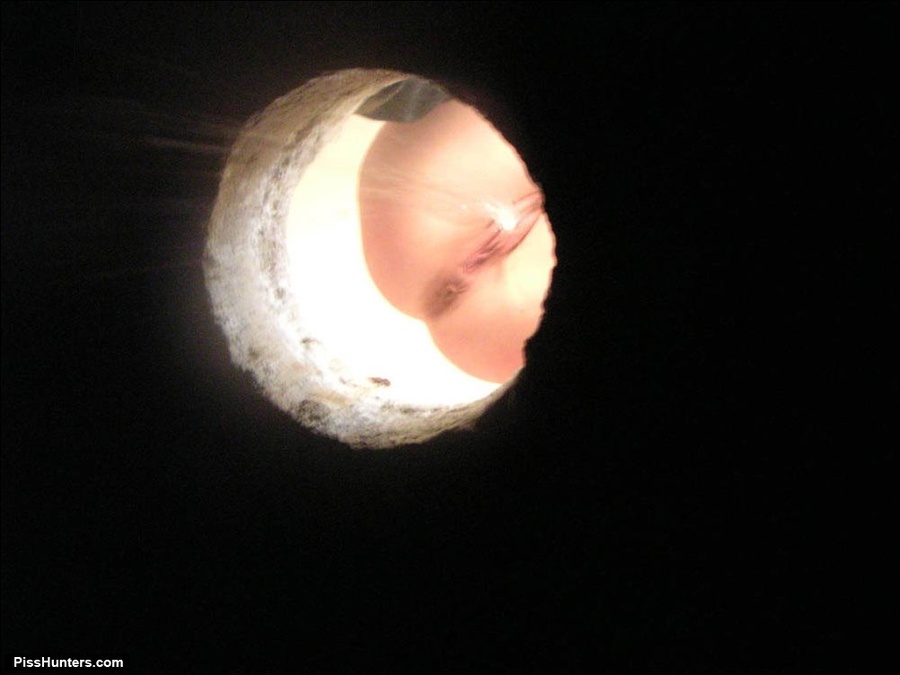 Peeing girl. Meaty peeing pussy shot throug - XXX Dessert - Picture 4