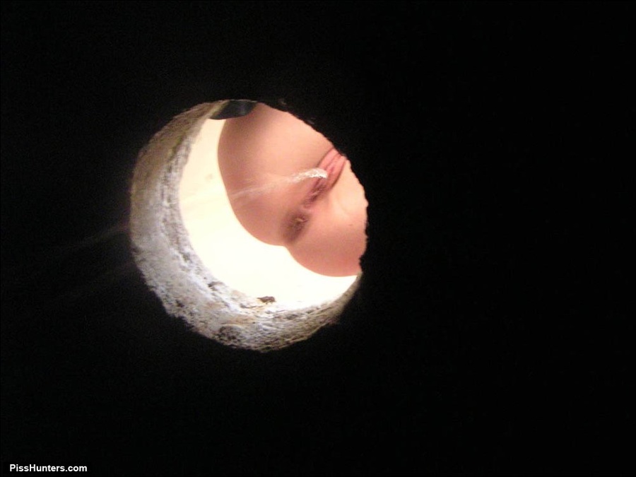 Peeing girl. Meaty peeing pussy shot throug - XXX Dessert - Picture 5