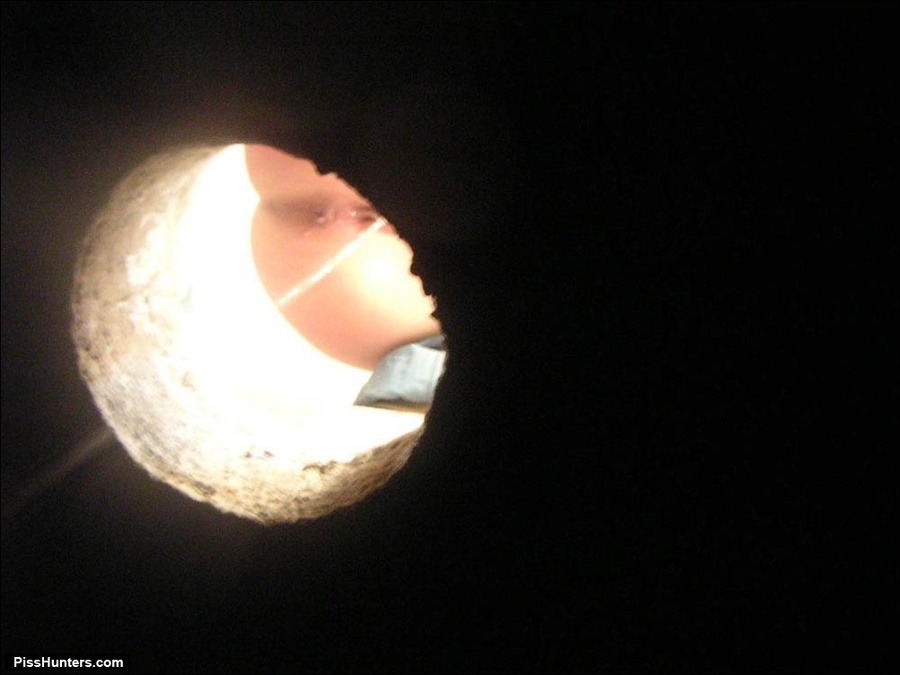 Peeing girl. Meaty peeing pussy shot throug - XXX Dessert - Picture 6