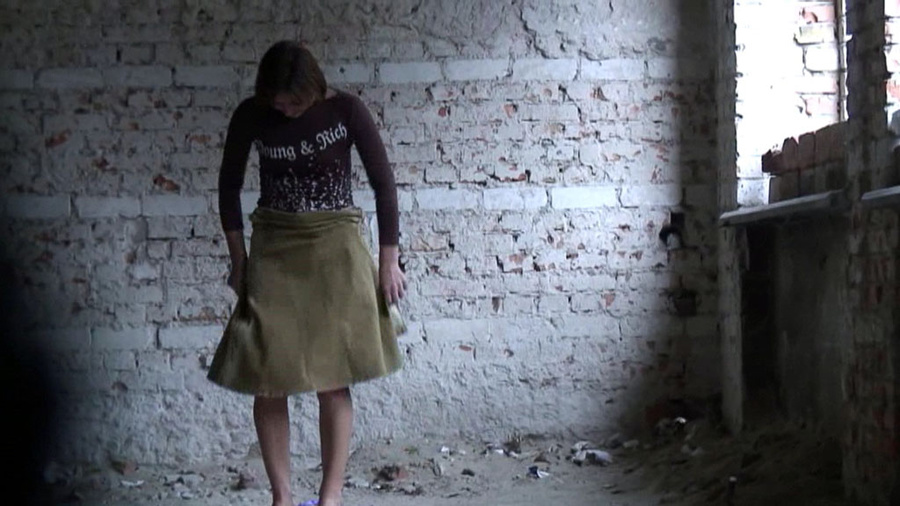 Pee pics. Voyeur cam photos of a squatted a - XXX Dessert - Picture 16