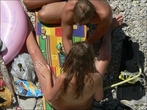 Voyeur pictures. Sunbathing nude babe an - Picture 8