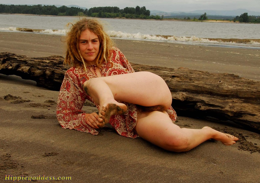 Hairy gallery. Ines is so sexy with her blo - XXX Dessert - Picture 1